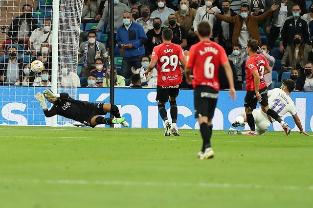 史密斯30分江苏不敌山东10连败 克里斯25+21