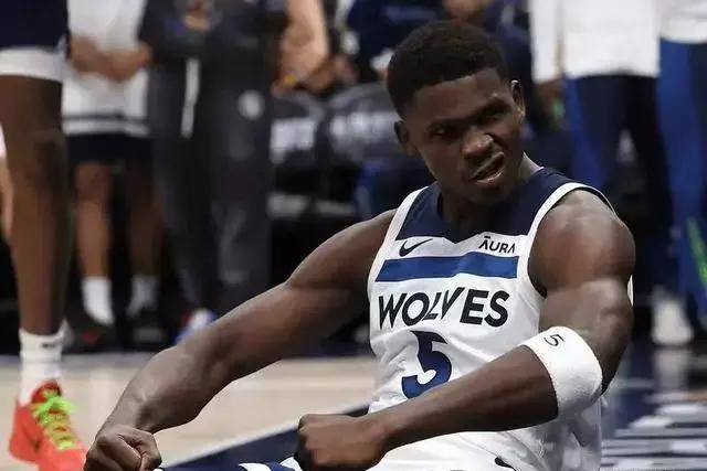 往事不堪回首！哈兰德职业生涯前16场比赛0球0助